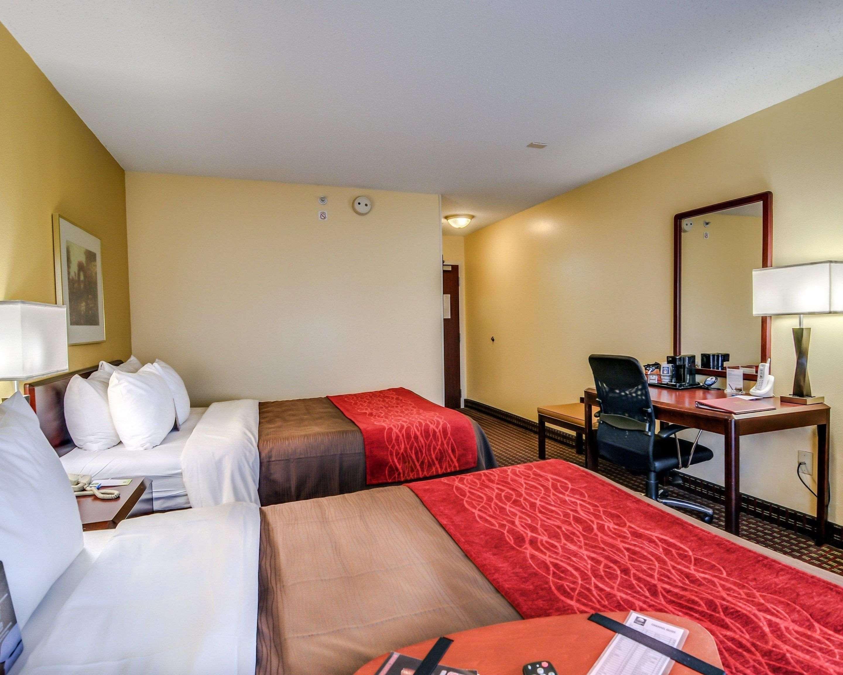 Comfort Inn & Suites Hillsville I-77 Exterior photo
