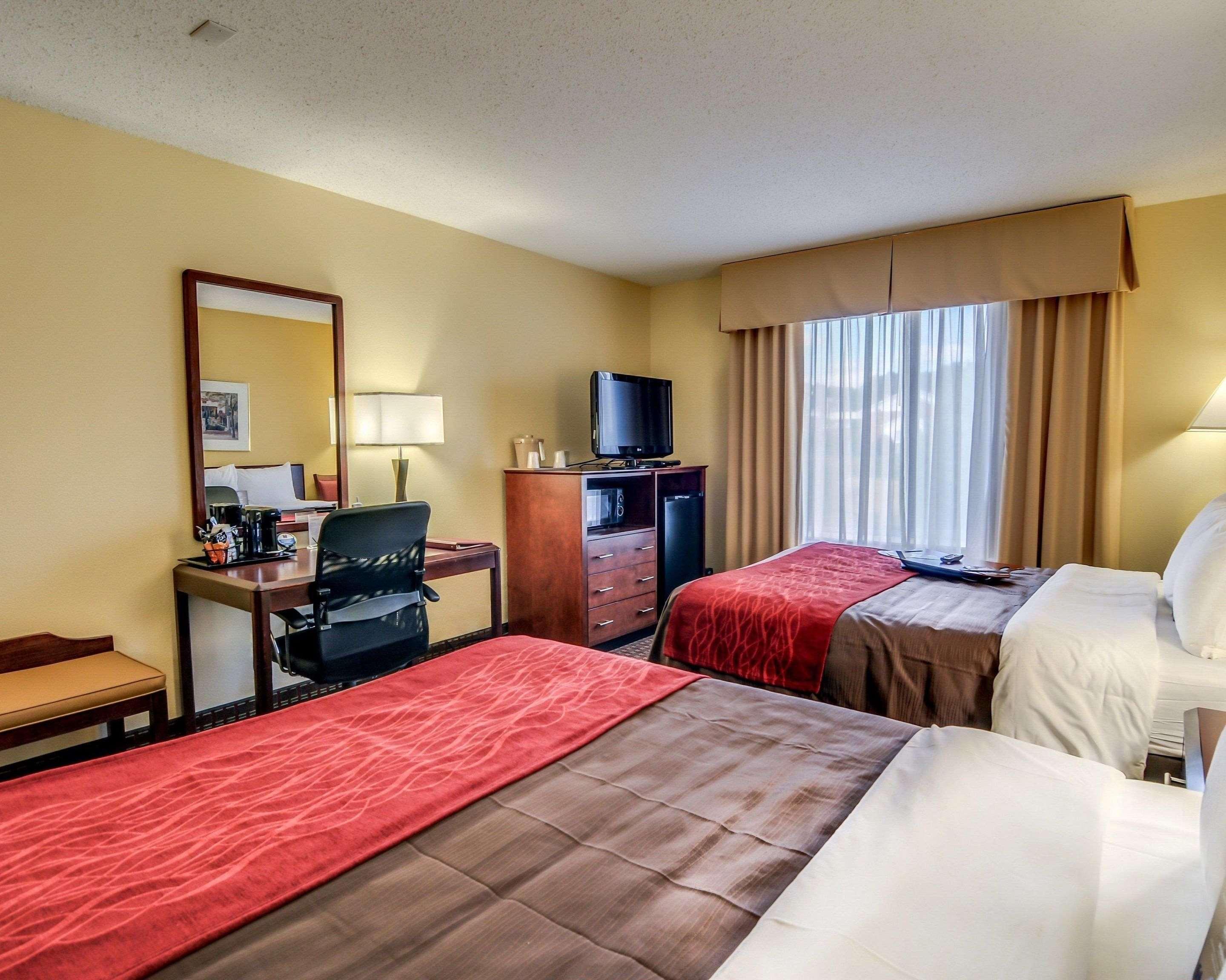 Comfort Inn & Suites Hillsville I-77 Exterior photo