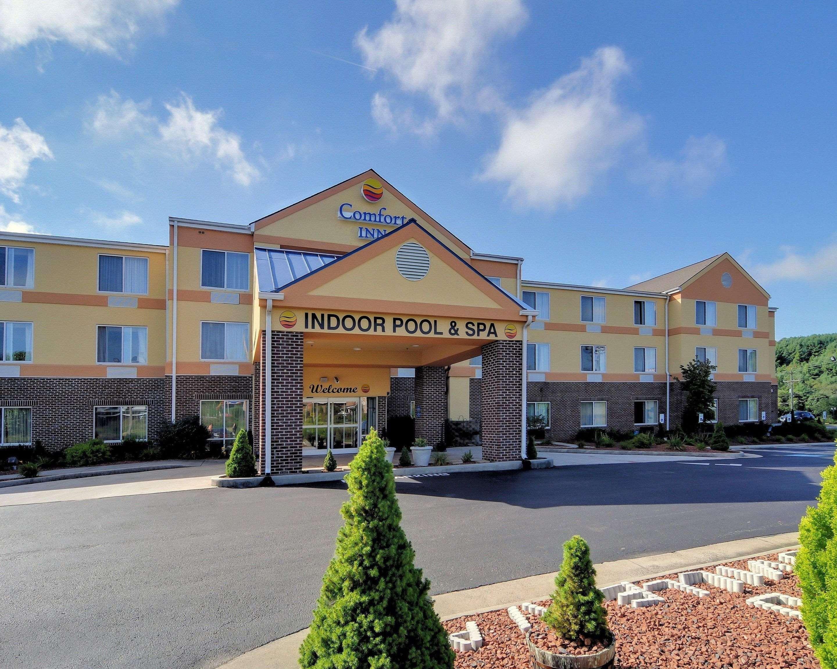 Comfort Inn & Suites Hillsville I-77 Exterior photo
